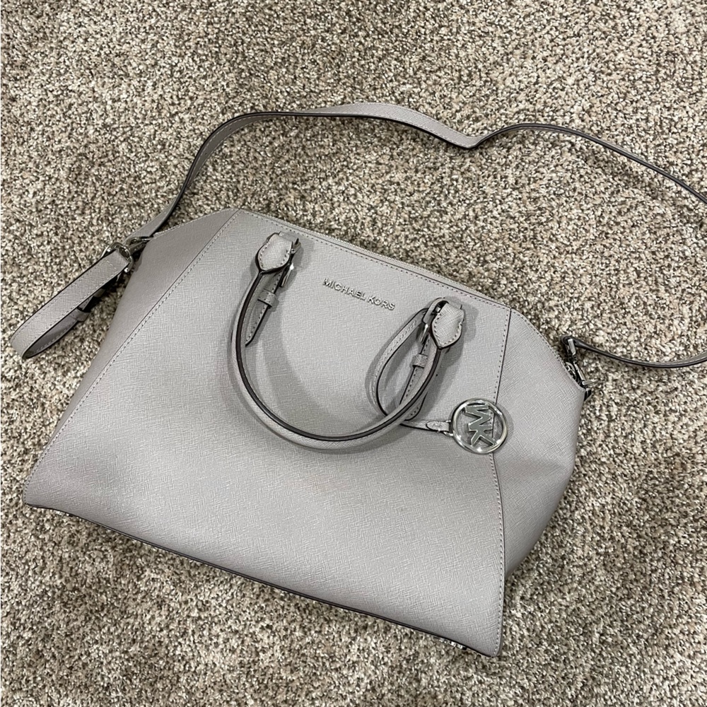 Michael Kors cross body like new bag!!